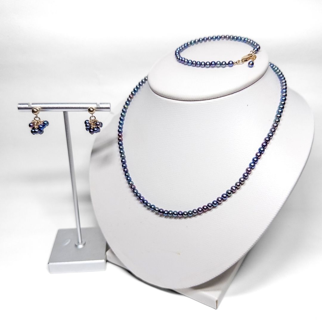 Set de collar, pulsera y aretes en perla mini akoya negra